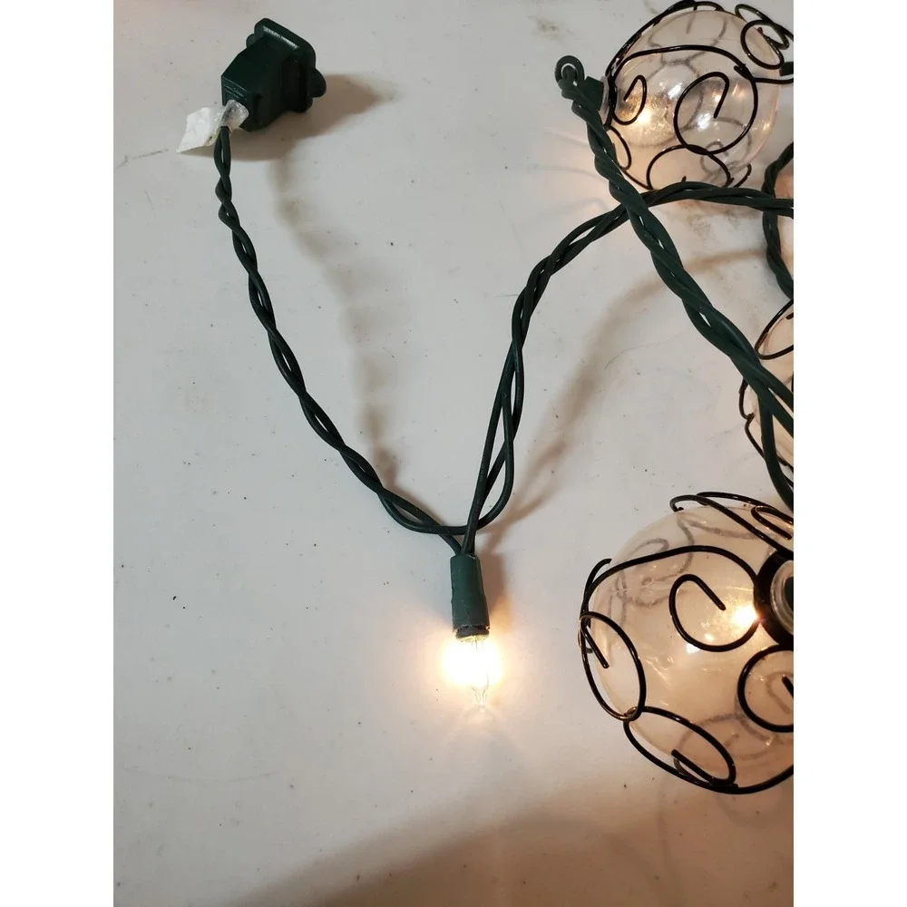 Wilson & Fisher Wire Globe Set 20 Lights.. 1 End Cover Missing